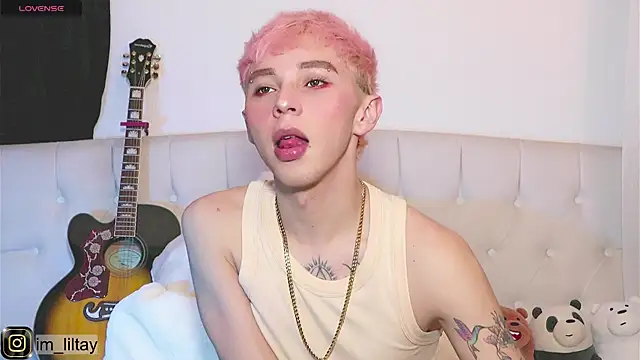 Snapshot of lil_tay_ chatting on 15, 3, 2025 lil tay online show from 15, 3, 2025