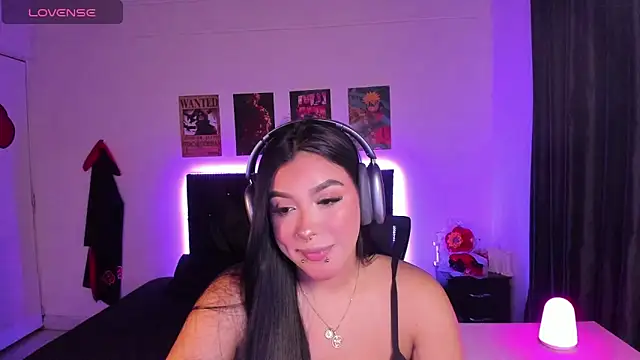 Mariana Hasper  online show from 7, 11, 2025