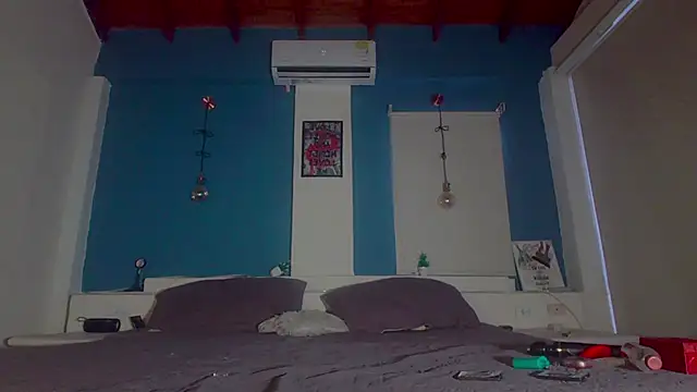 Snapshot of ariana-white- chatting on 4, 10, 2025 ariana-white- online show from 4, 10, 2025