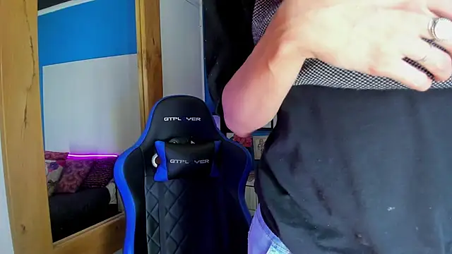 VladHellsing4 online show from 28, 12, 2024