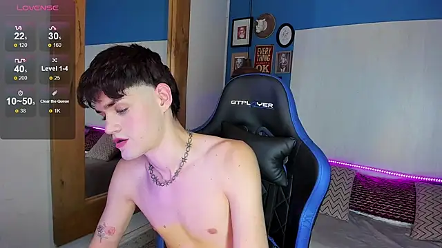 VladHellsing4 online show from 28, 2, 2025