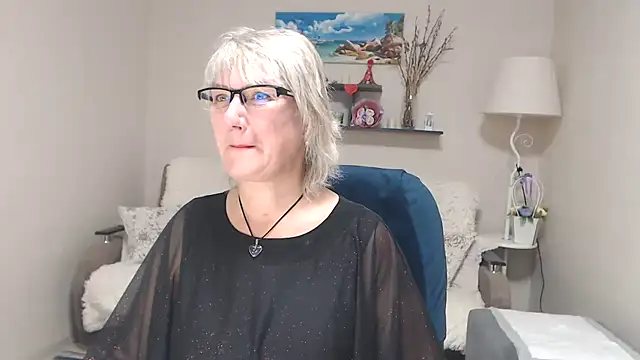 FleurMays online show from 4, 10, 2025