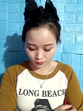 Snapshot of vatb chatting on 4, 12, 2024 vatb online show from 4, 12, 2024