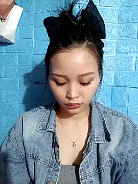 Snapshot of vatb chatting on 4, 12, 2024 vatb online show from 4, 12, 2024