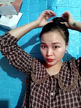 Snapshot of vatb chatting on 5, 1, 2025 vatb online show from 5, 1, 2025