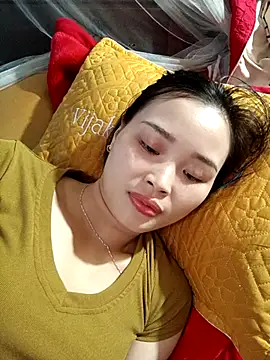 Snapshot of vatb chatting on 4, 3, 2025 vatb online show from 4, 3, 2025