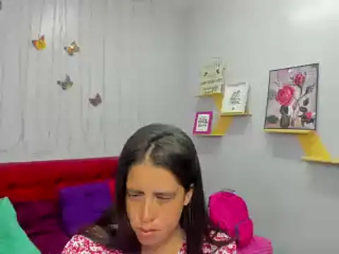 kathina giraldo online show from 25, 1, 2025