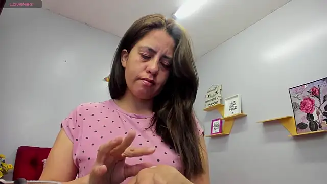 kathina giraldo online show from 3, 10, 2025