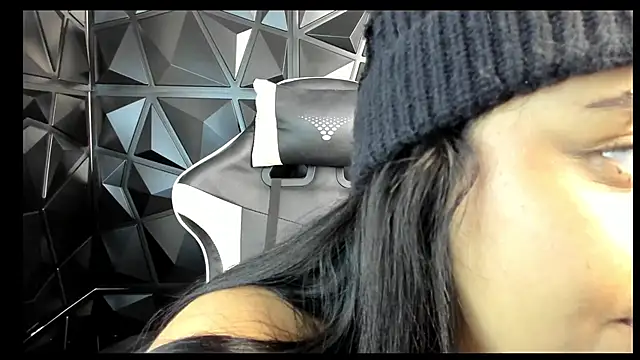 HelueHorny13 online show from 4, 3, 2025