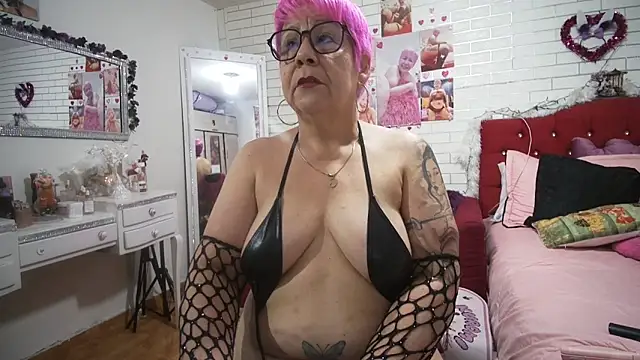 maturehot 65 online show from 25, 11, 2025