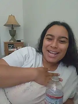 Snapshot of cinnaminnie chatting on 15, 5, 2026 cinnaminnie online show from 15, 5, 2026