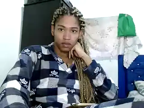 Snapshot of miriam775 chatting on 14, 1, 2025 miriam775 online show from 14, 1, 2025