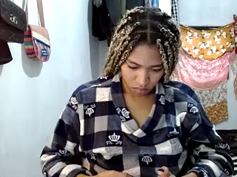 Snapshot of miriam775 chatting on 5, 2, 2025 miriam775 online show from 5, 2, 2025