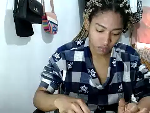Snapshot of miriam775 chatting on 9, 2, 2025 miriam775 online show from 9, 2, 2025