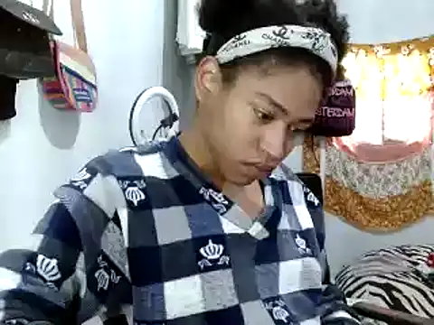 Snapshot of miriam775 chatting on 20, 3, 2025 miriam775 online show from 20, 3, 2025