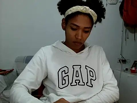 Snapshot of miriam775 chatting on 2, 10, 2025 miriam775 online show from 2, 10, 2025