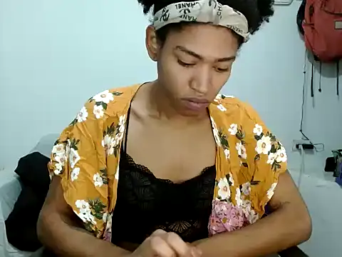 Snapshot of miriam775 chatting on 3, 10, 2025 miriam775 online show from 3, 10, 2025