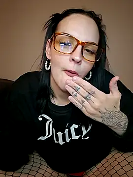 Jujuicy 97 online show from 15, 3, 2025