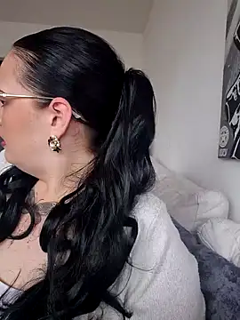 Jujuicy 97 online show from 24, 3, 2026