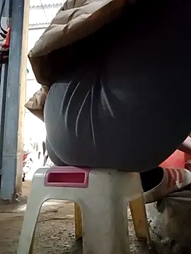 JasminePham online show from 22, 2, 2025