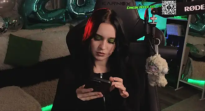 KiraLiLime online show from 19, 12, 2025