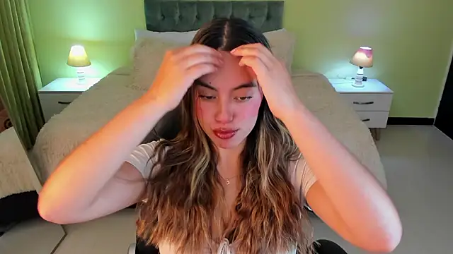 Snapshot of _Charlotte_evans_1 chatting on 4, 2, 2026 Charlotte evans 1 online show from 4, 2, 2026