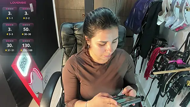 Snapshot of violet_bdsmx chatting on 3, 10, 2025 violet bdsmx online show from 3, 10, 2025