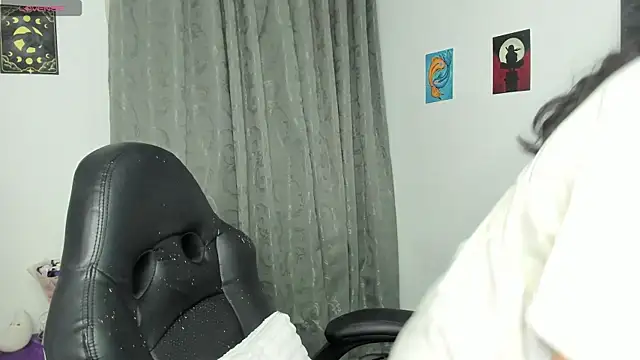 Snapshot of indra_cam chatting on 5, 6, 2026 indra cam online show from 5, 6, 2026