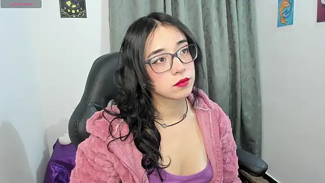 Snapshot of indra_cam chatting on 17, 6, 2026 indra cam online show from 17, 6, 2026