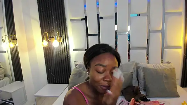 mia schwarz online show from 8, 10, 2025