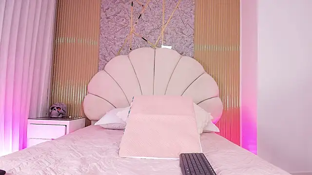 aisha sh online show from 4, 11, 2025