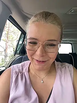 EmyLana online show from 10, 9, 2025