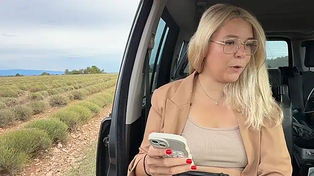 EmyLana online show from 13, 9, 2025