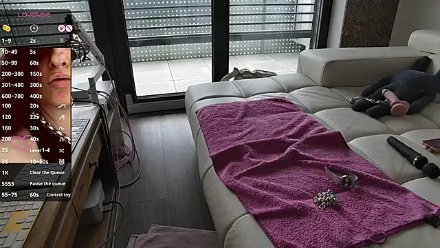 Snapshot of sexyLolia11 chatting on 19, 7, 2026 sexyLolia11 online show from 19, 7, 2026