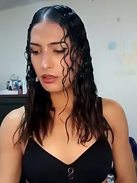 Lanna hott  online show from 1, 3, 2025