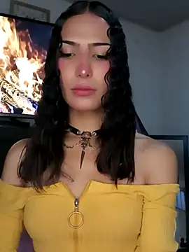 Lanna hott  online show from 5, 10, 2025