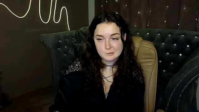 Snapshot of GloriNichols chatting on 5, 1, 2025 GloriNichols online show from 5, 1, 2025