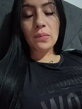 Sara luna  online show from 9, 12, 2024