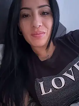 Sara luna  online show from 11, 12, 2024