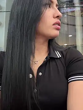 Sara luna  online show from 28, 12, 2024