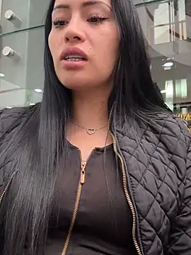 Sara luna  online show from 6, 1, 2025