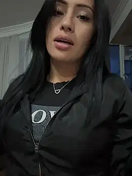 Sara luna  online show from 11, 1, 2025