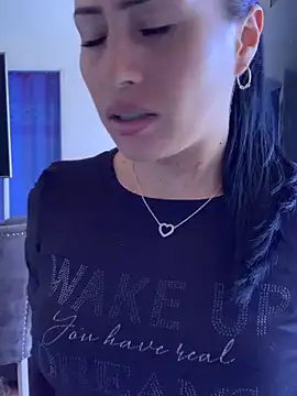 Sara luna  online show from 18, 1, 2025