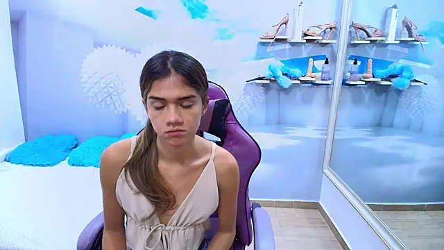 Snapshot of DEMI_LEED chatting on 22, 4, 2026 DEMI LEED online show from 22, 4, 2026