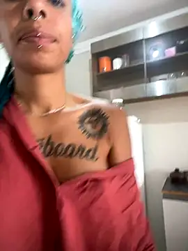 Snapshot of sammoura01 chatting on 8, 11, 2025 sammoura01 online show from 8, 11, 2025