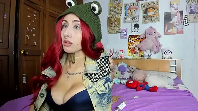 Snapshot of LunaDeCristall chatting on 5, 11, 2025 LunaDeCristall online show from 5, 11, 2025