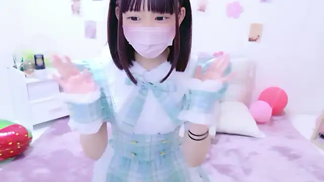 Snapshot of x-naru-x chatting on 13, 4, 2026 x-naru-x online show from 13, 4, 2026