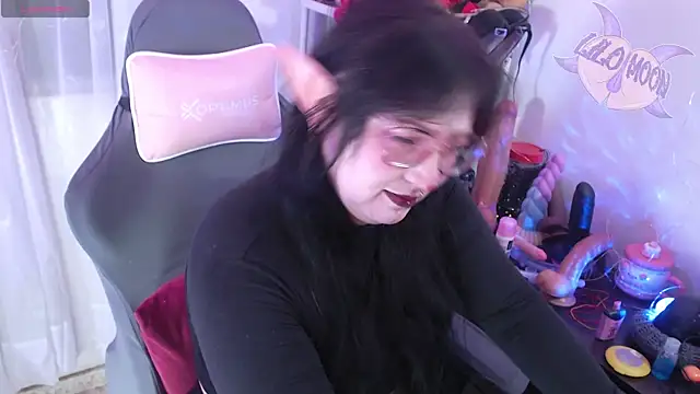 LiloMoon69 online show from 5, 10, 2025