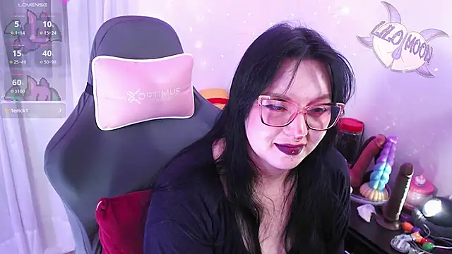 Snapshot of LiloMoon69 chatting on 28, 4, 2026 LiloMoon69 online show from 28, 4, 2026
