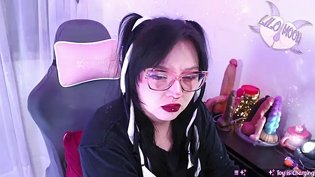 Snapshot of LiloMoon69 chatting on 1, 5, 2026 LiloMoon69 online show from 1, 5, 2026